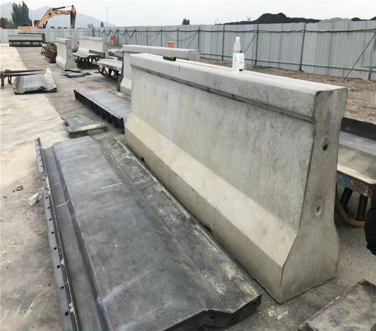 隔离墩模具厂家 公路隔离墩三亿(中国)